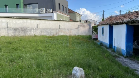 Moradia T3 para Venda em Nossa Senhora do Pópulo, Coto e São Gregório