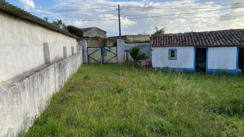 Moradia T3 para Venda em Nossa Senhora do Pópulo, Coto e São Gregório