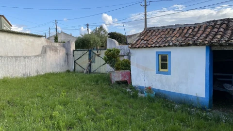 Moradia T3 para Venda em Nossa Senhora do Pópulo, Coto e São Gregório