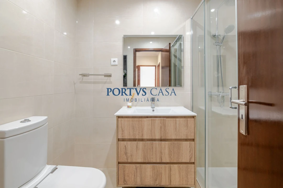 Apartamento T2 para Venda em Fornelo e Vairão Foto 18