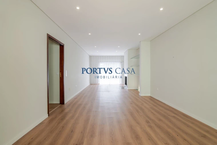 Apartamento T2 para Venda em Fornelo e Vairão Foto 16