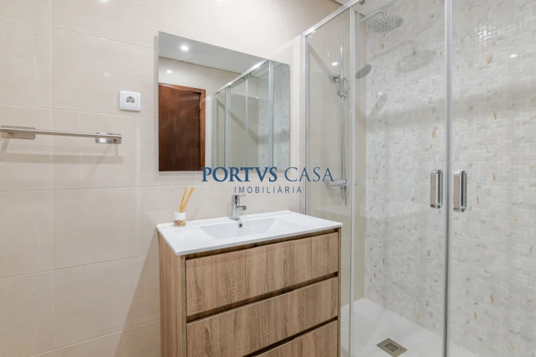 Apartamento T2 para Venda em Fornelo e Vairão Foto 4