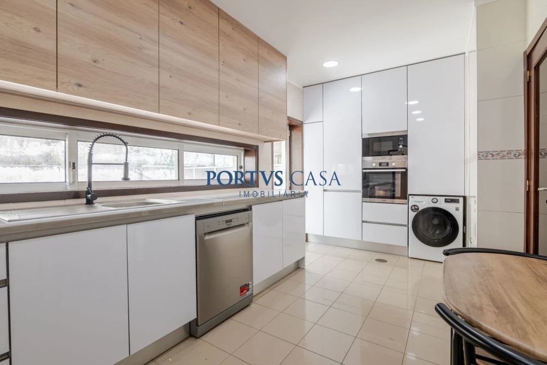 Apartamento T2 para Venda em Fornelo e Vairão Foto 1