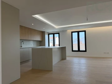 Apartamento T3 para Venda em Santa Maria, São Pedro e Matacães