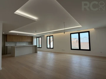 Apartamento T3 para Venda em Santa Maria, São Pedro e Matacães