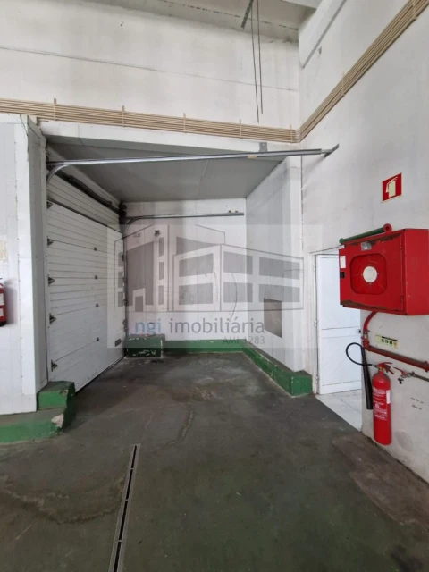 Loja para Arrendamento em Vialonga
