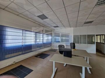 Loja para Arrendamento em Vialonga