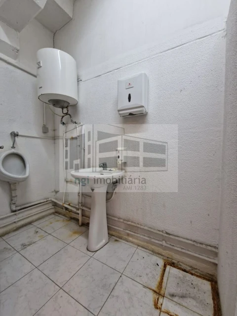 Loja para Arrendamento em Vialonga