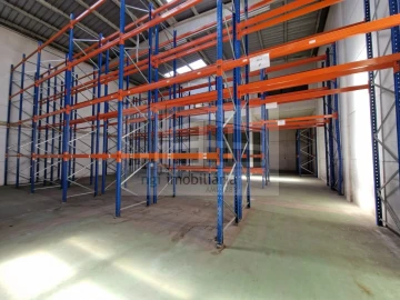 Loja para Arrendamento em Vialonga