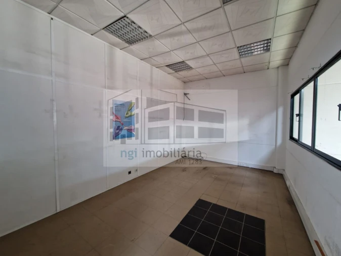 Loja para Arrendamento em Vialonga Foto 33