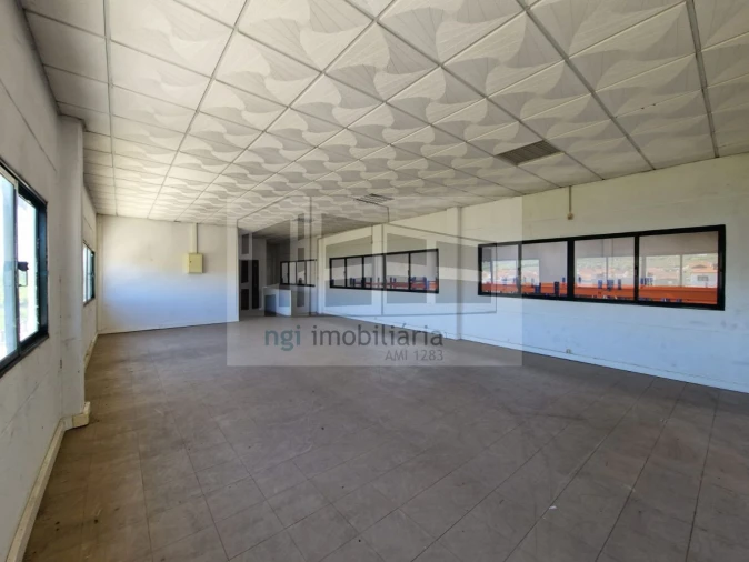Loja para Arrendamento em Vialonga Foto 29