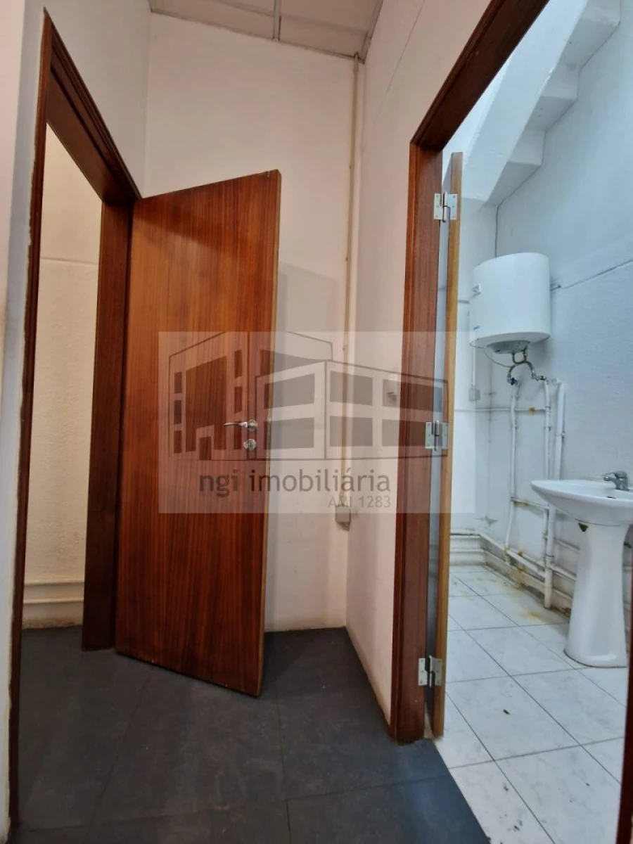 Loja para Arrendamento em Vialonga Foto 21