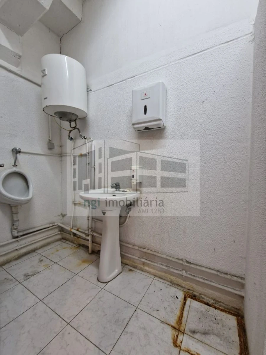 Loja para Arrendamento em Vialonga Foto 24