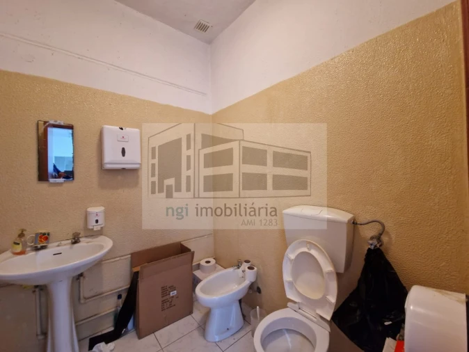 Loja para Arrendamento em Vialonga Foto 36
