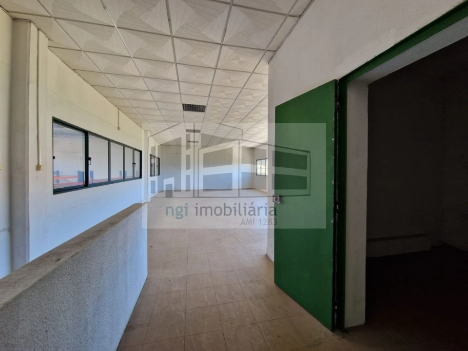 Loja para Arrendamento em Vialonga Foto 26