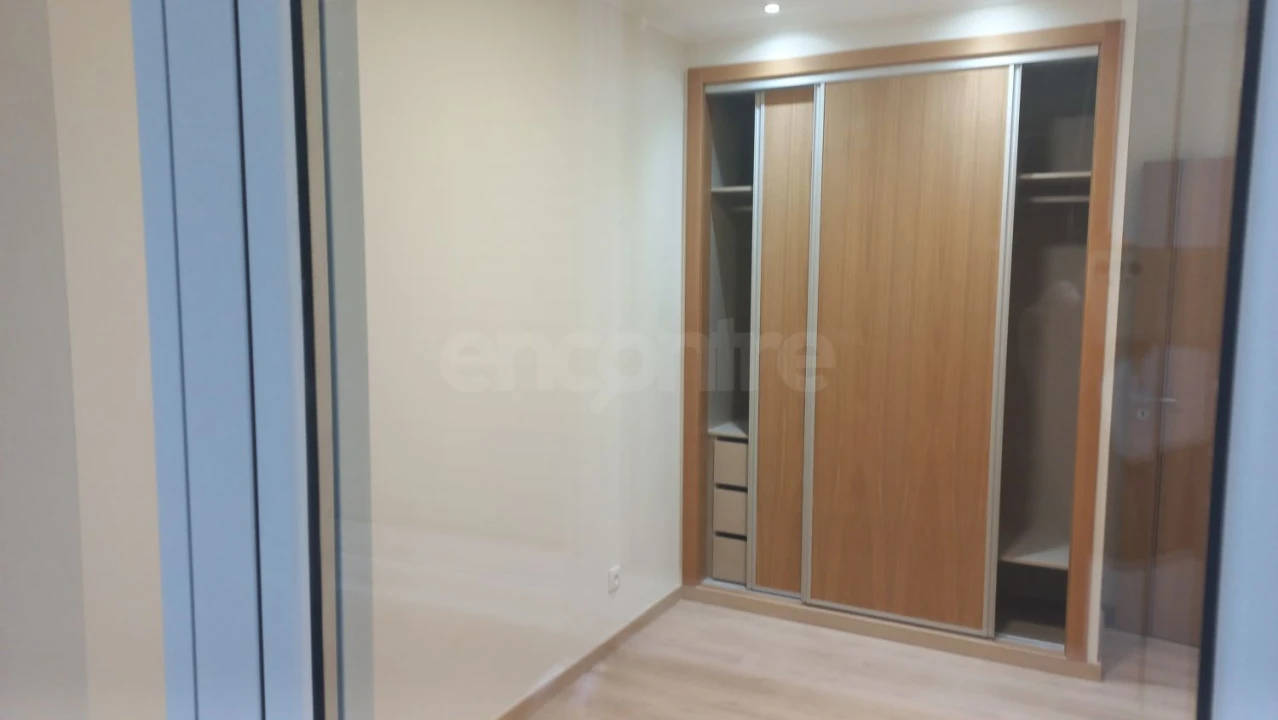 Apartamento T2 para Arrendamento em Pontinha e Famões Foto 12