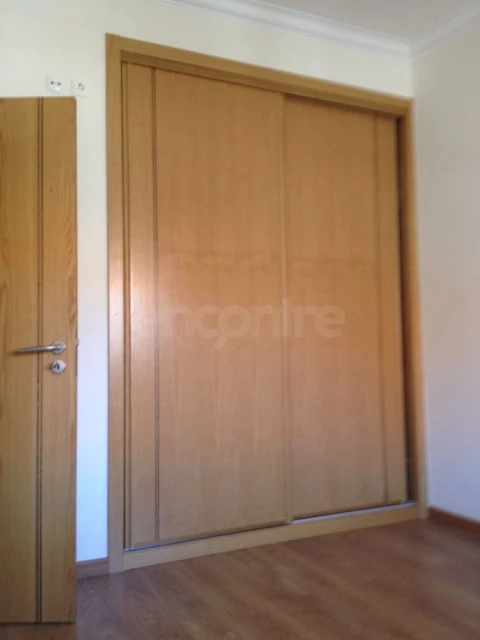 Apartamento T2 para Arrendamento em Pontinha e Famões