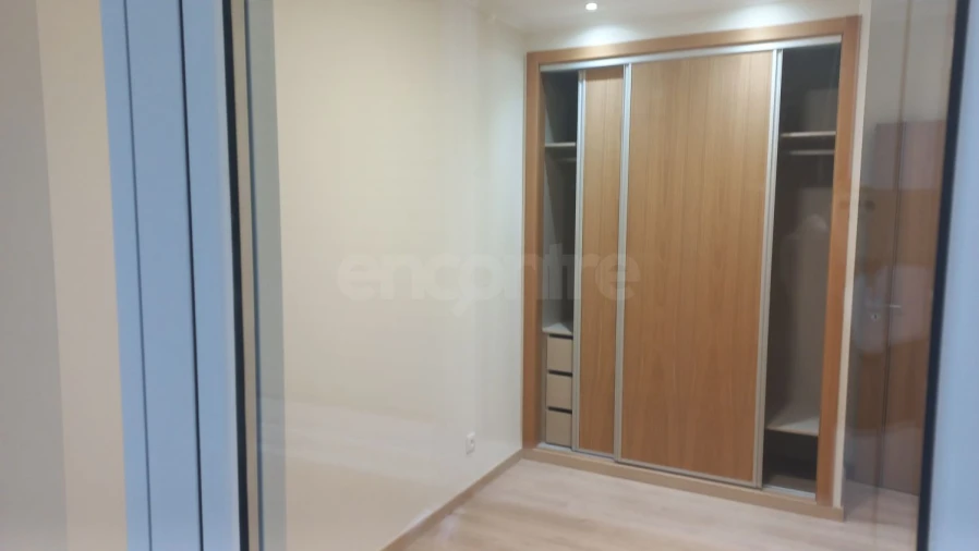 Apartamento T2 para Arrendamento em Pontinha e Famões Foto 12