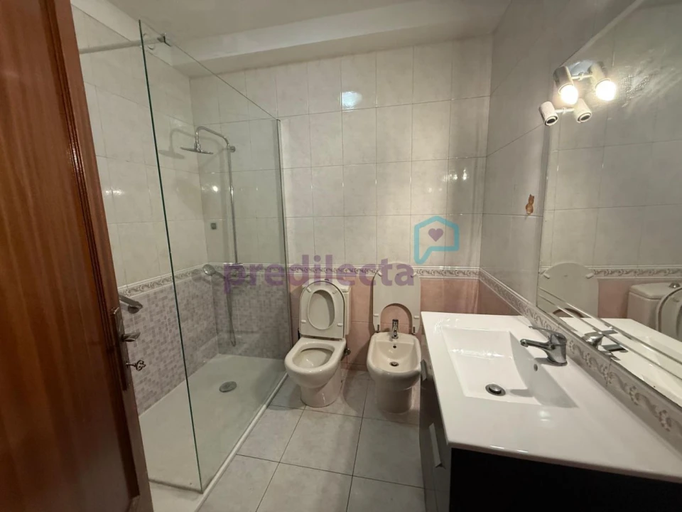 Apartamento T1 para Venda em Rio Tinto Foto 16