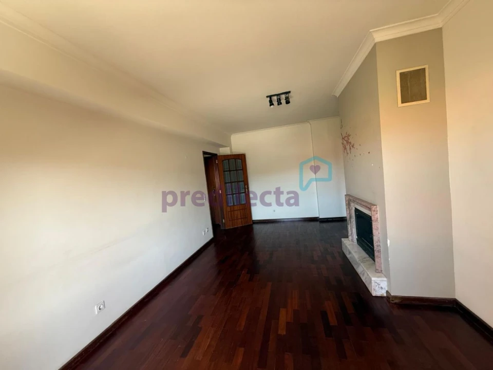 Apartamento T1 para Venda em Rio Tinto Foto 11