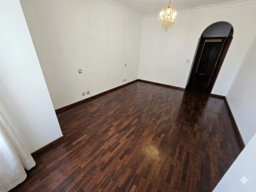 Apartamento T4 para Venda em Areeiro