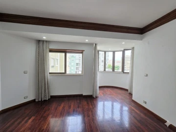 Apartamento T4 para Venda em Areeiro