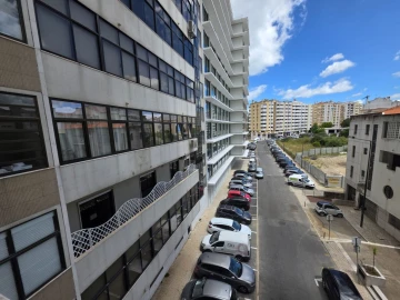 Apartamento T4 para Venda em Areeiro