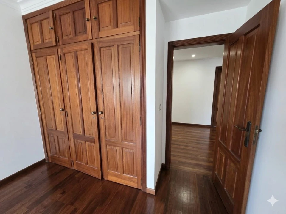 Apartamento T4 para Venda em Areeiro Foto 10