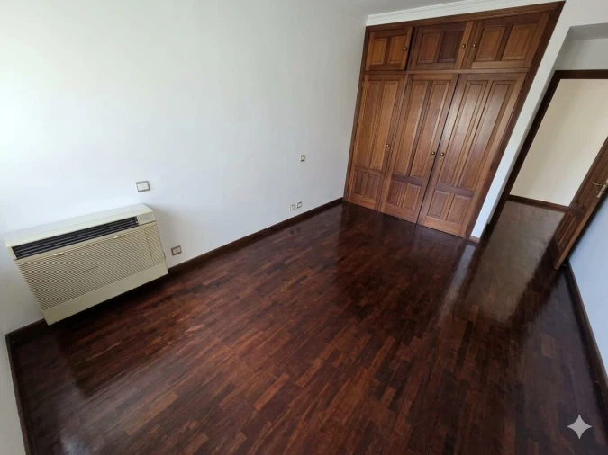 Apartamento T4 para Venda em Areeiro Foto 11