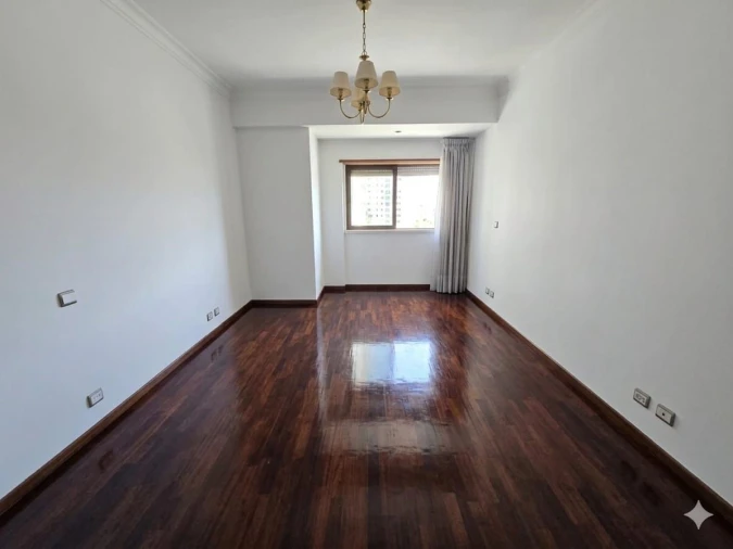Apartamento T4 para Venda em Areeiro Foto 2