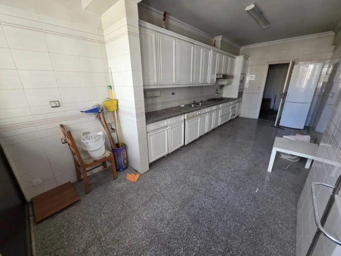 Apartamento T4 para Venda em Areeiro Foto 15
