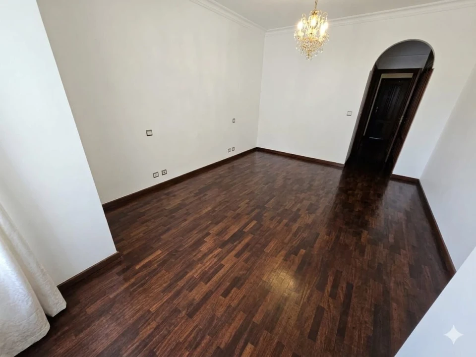Apartamento T4 para Venda em Areeiro Foto 5
