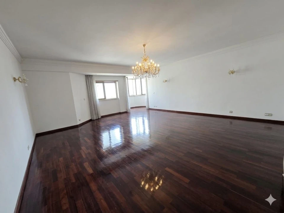 Apartamento T4 para Venda em Areeiro Foto 1