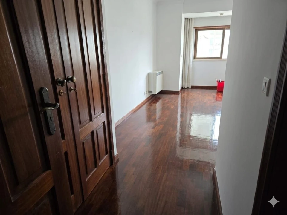 Apartamento T4 para Venda em Areeiro Foto 6