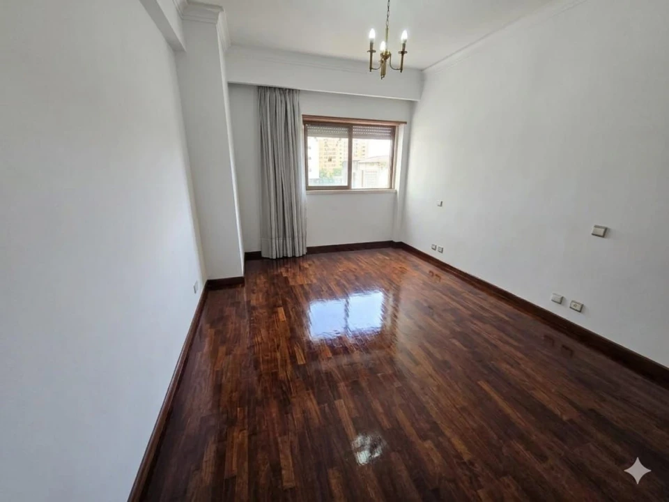 Apartamento T4 para Venda em Areeiro Foto 7