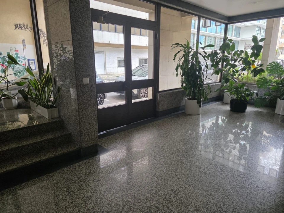 Apartamento T4 para Venda em Areeiro Foto 30