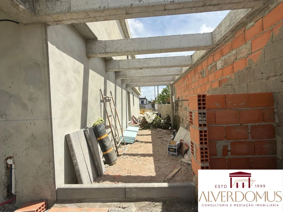 Moradia T4 para Venda em Fernao Ferro Foto 3