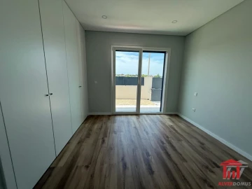 Moradia T4 para Venda em Fernao Ferro