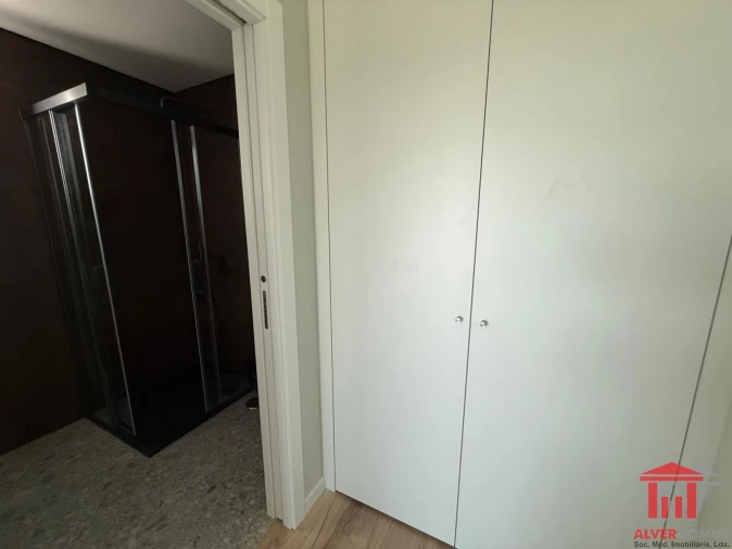 Moradia T4 para Venda em Fernao Ferro Foto 33