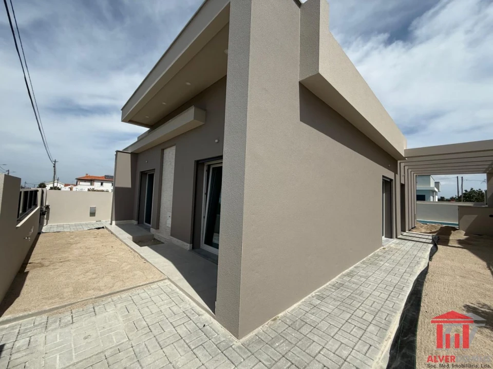 Moradia T4 para Venda em Fernao Ferro Foto 40