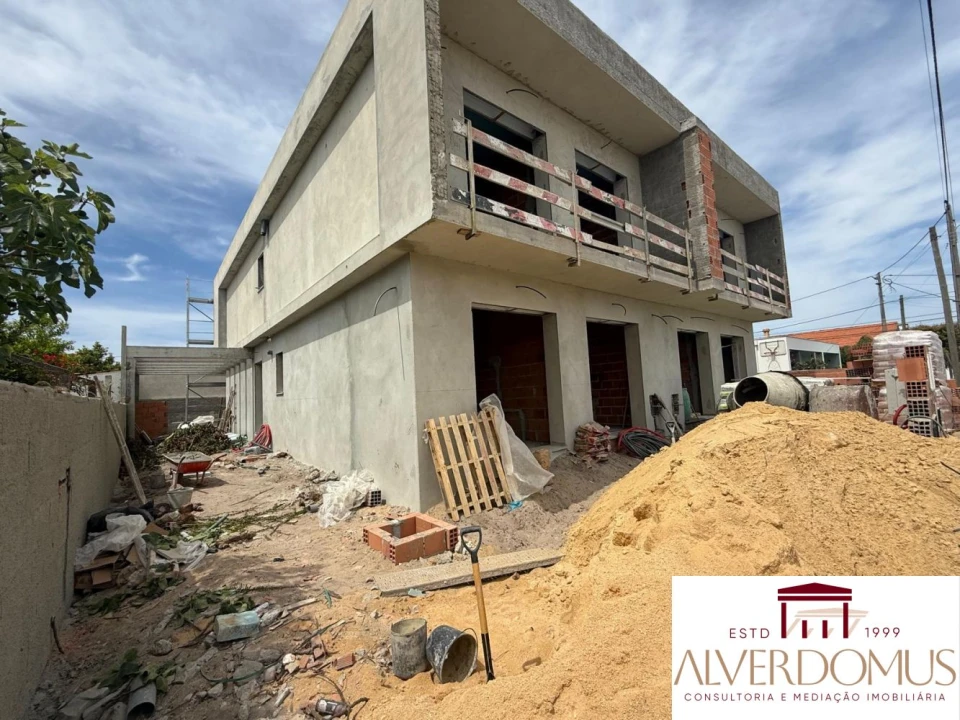 Moradia T4 para Venda em Fernao Ferro Foto 23