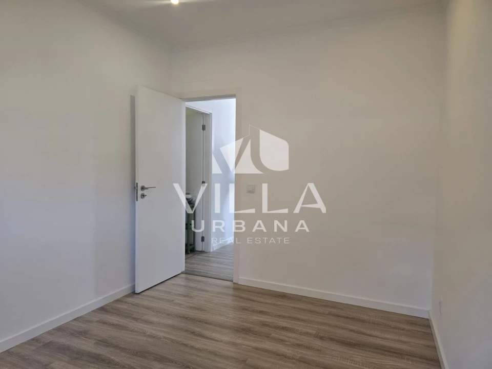 Apartamento T2 para Venda em Amora Foto 11