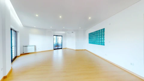 Apartamento T3 para Arrendamento em Algés, Linda-A-Velha e Cruz Quebrada-Dafundo