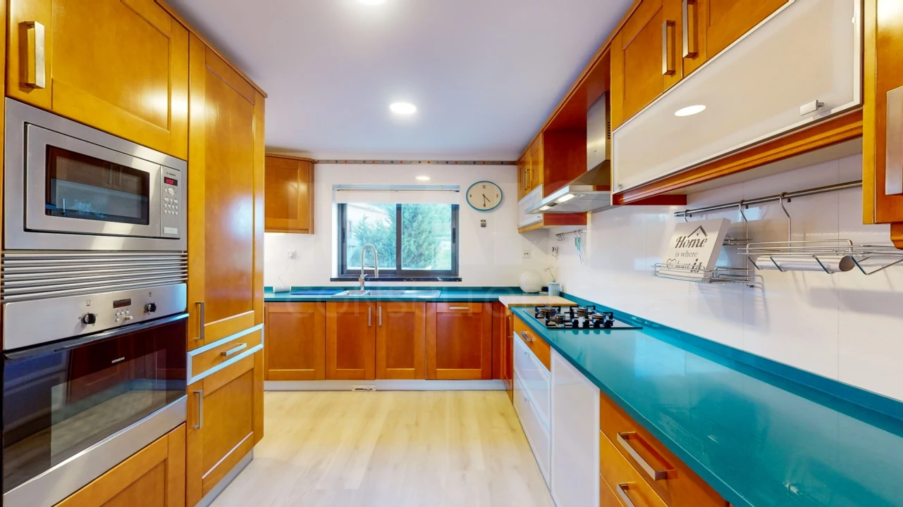 Apartamento T3 para Arrendamento em Algés, Linda-A-Velha e Cruz Quebrada-Dafundo Foto 10