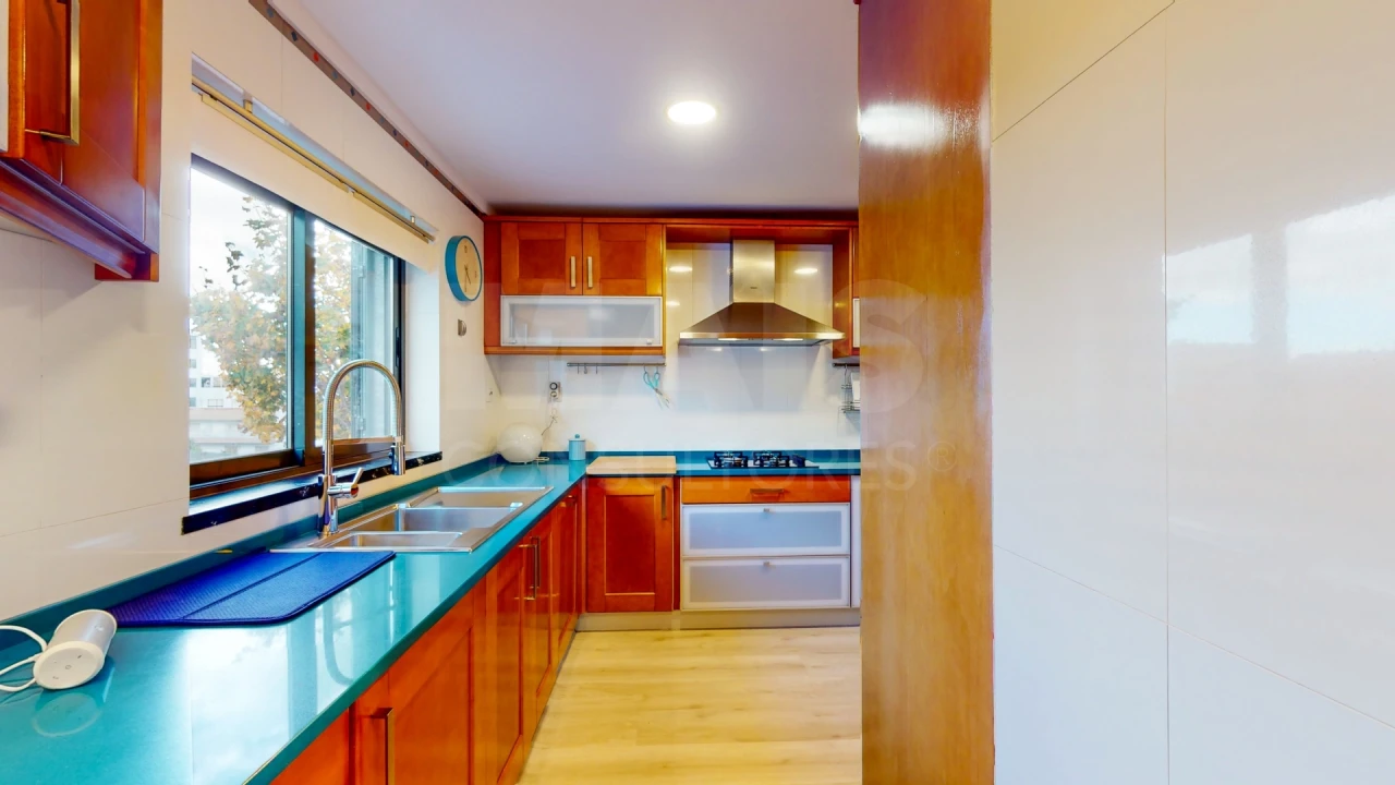 Apartamento T3 para Arrendamento em Algés, Linda-A-Velha e Cruz Quebrada-Dafundo Foto 12