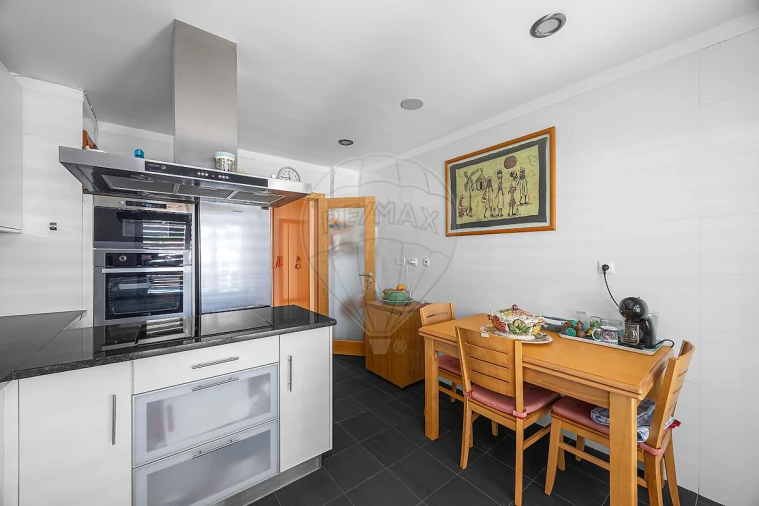 Apartamento T3 para Venda em Castanheira do Ribatejo e Cachoeiras Foto 8