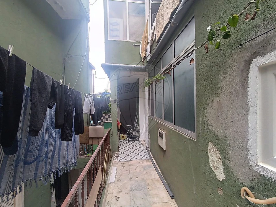Moradia T12 para Venda em Pontinha e Famões Foto 14