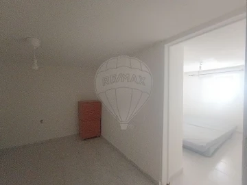 Moradia T12 para Venda em Pontinha e Famões