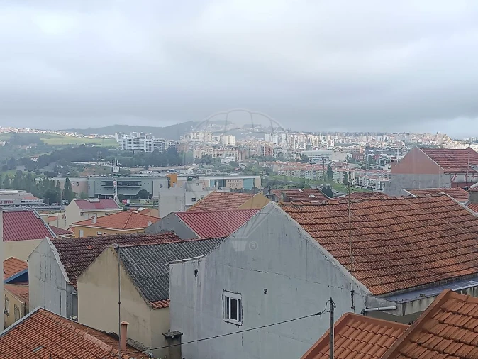Moradia T12 para Venda em Pontinha e Famões Foto 6