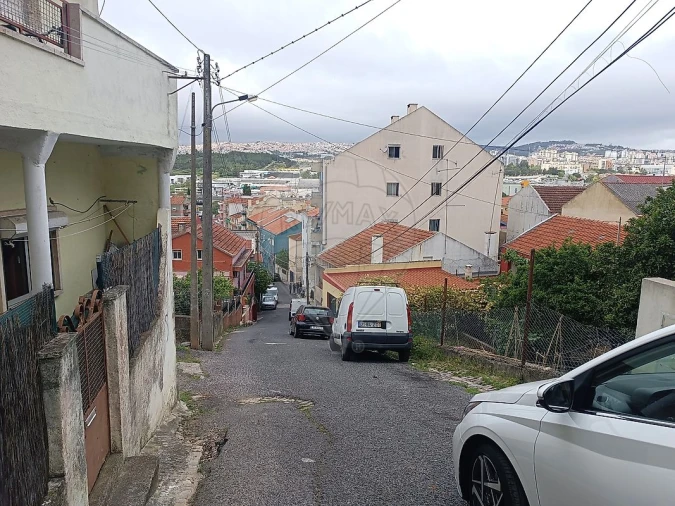 Moradia T12 para Venda em Pontinha e Famões Foto 19